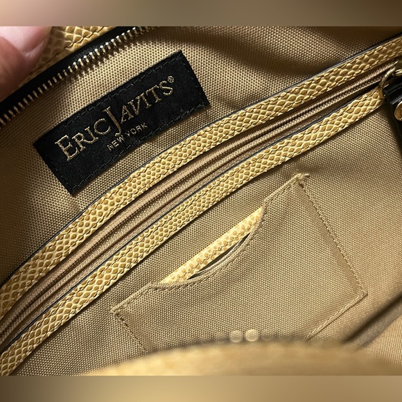 Vintage! Eric Javits quilted leather shoulder bag in tan with black patent trim - Picture 10 of 13